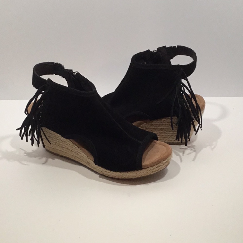 Minnetonka open toe wedge
